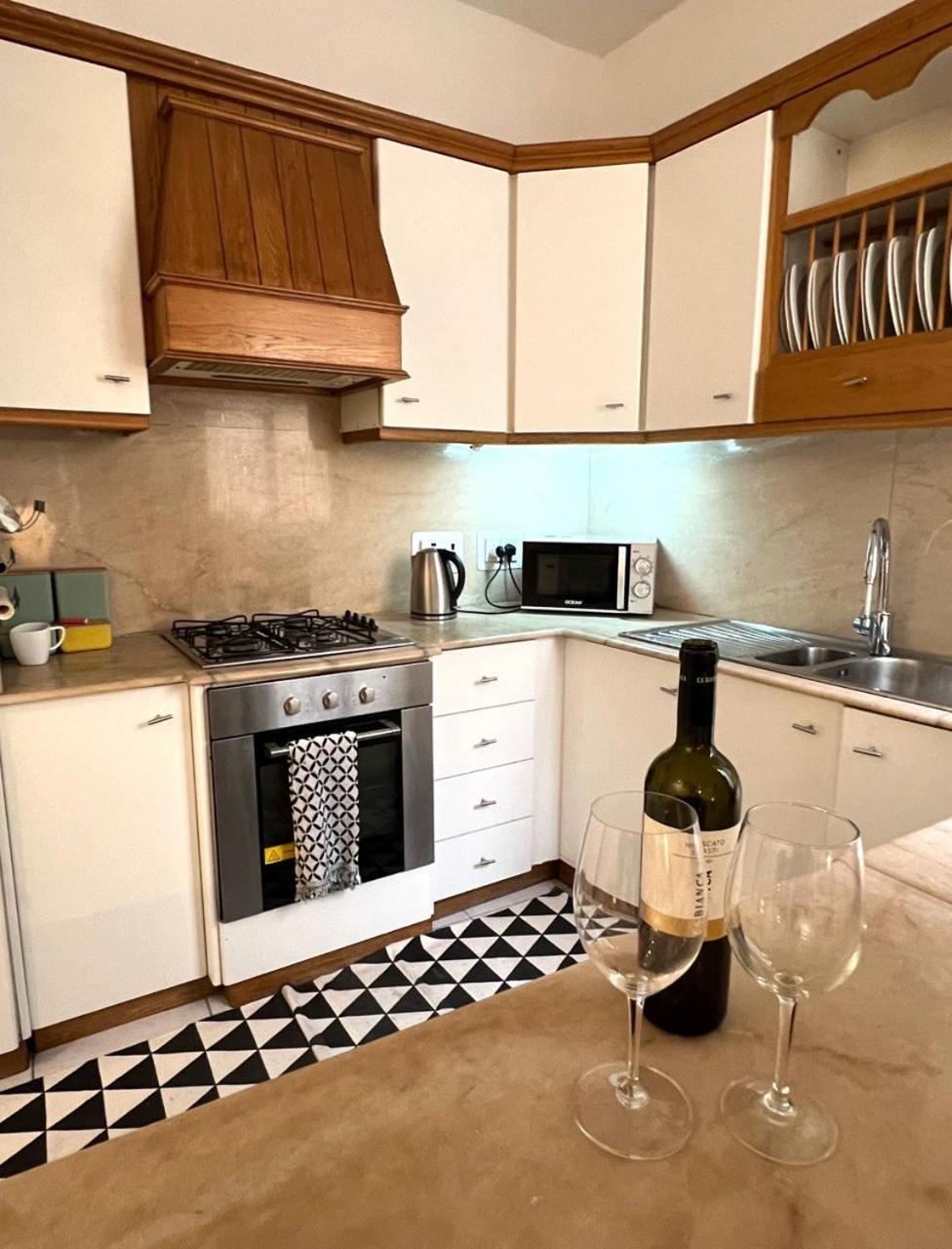 Top Location Sliema Stylish Rooms Exteriör bild